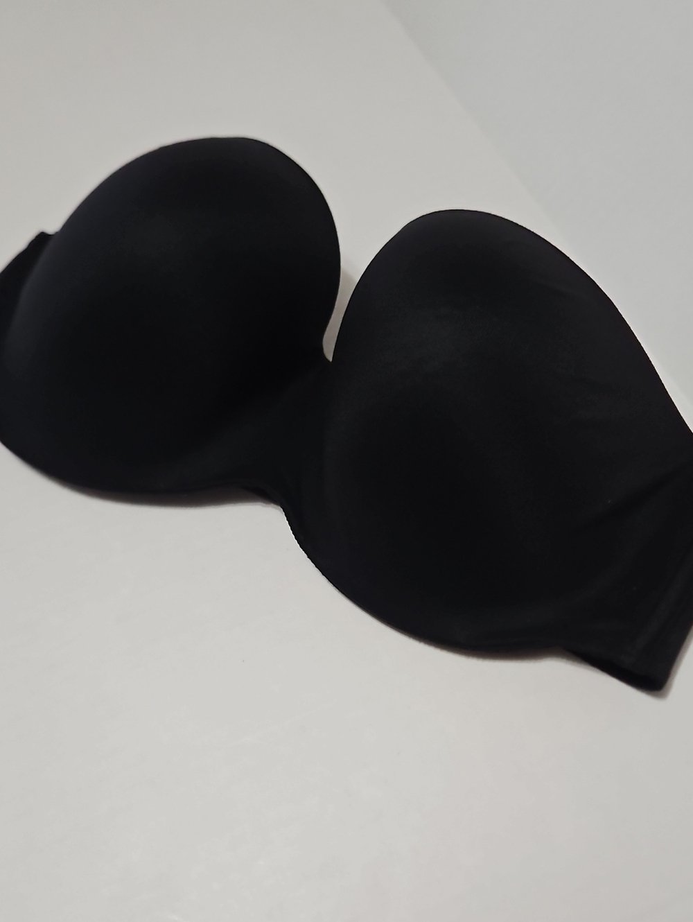 Victoria's Secret Black Strapless Smooth Underwire Bra Size 38DD